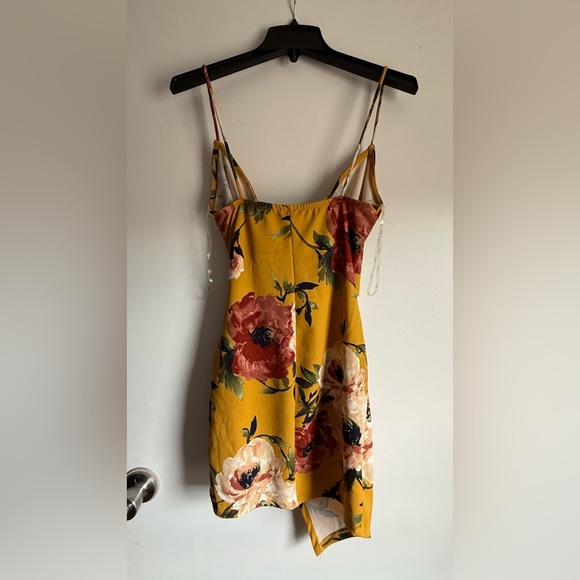 Sundress - Picture 2 of 4